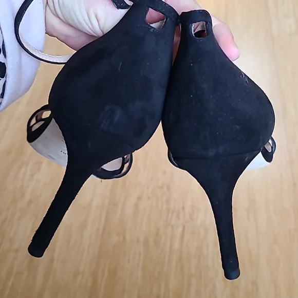 Stuart Weitzman Suede Ankle-Strap Sandals *size 10.5* - Picture 4 of 6